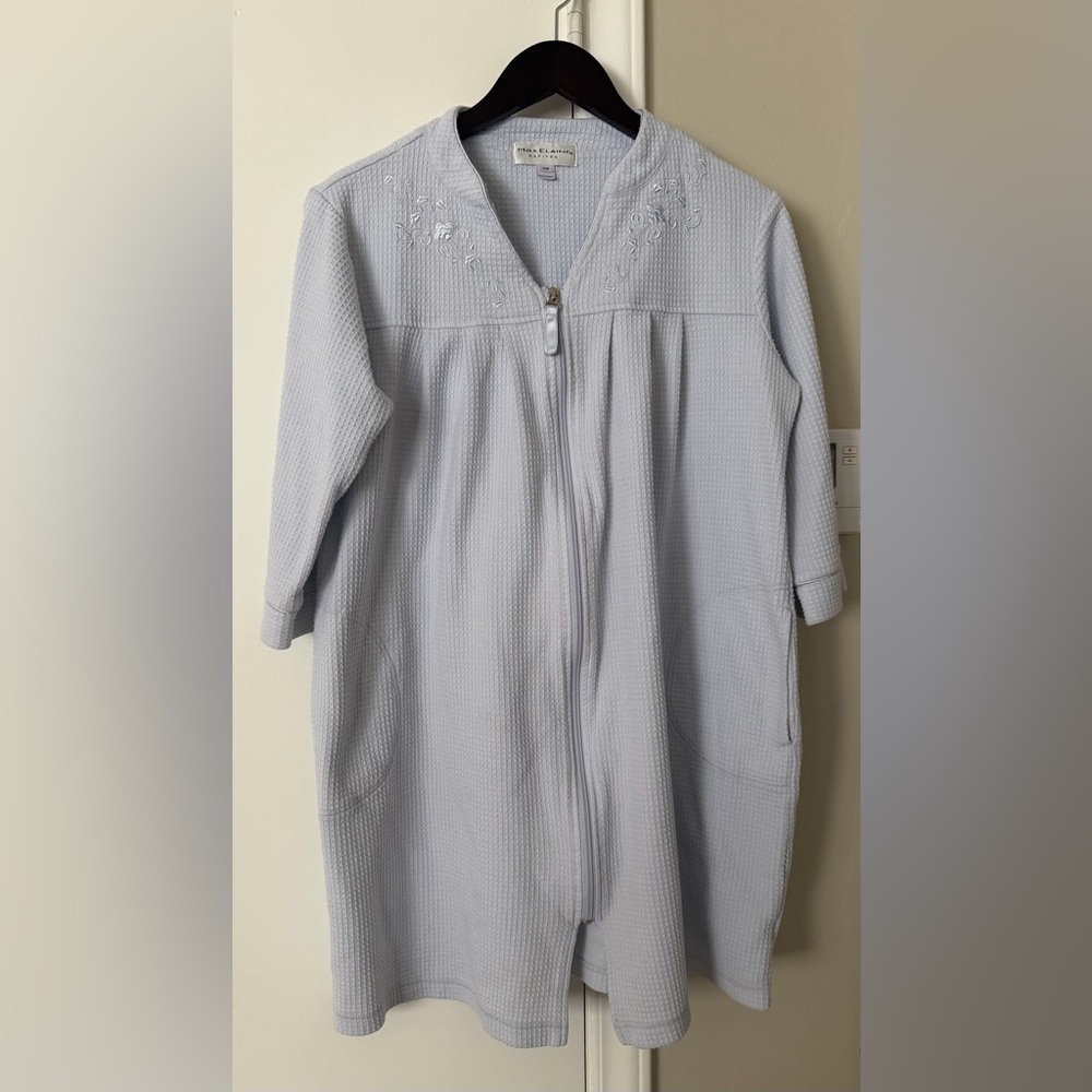 Miss Elaine Petites Waffle-Knit Zip-Front short Robe.